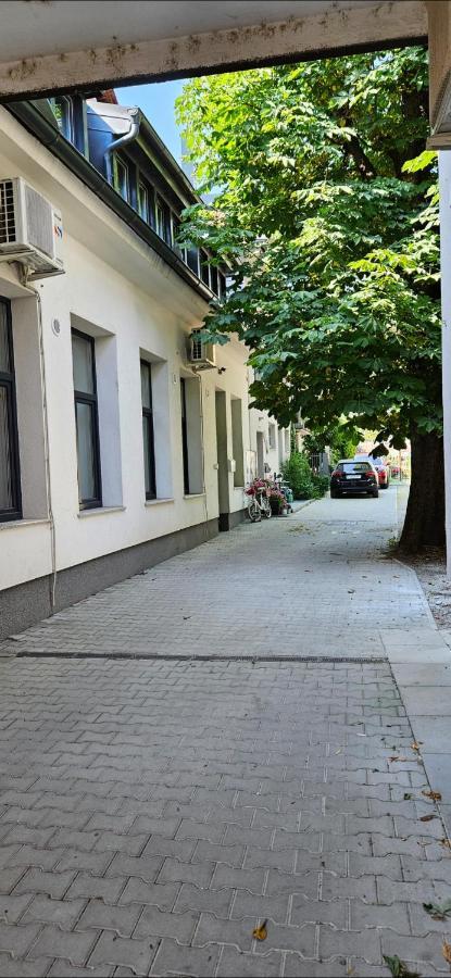 Khan Apartments Ljubljana Exteriör bild